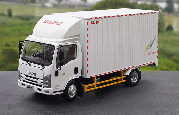 Isuzu ES Diecast Model Car Original 1:18