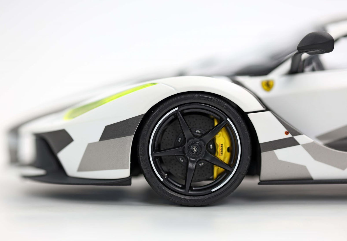 FERRARI LAFERRARI 2012 APRIBILE DIECAST - SPECIAL BOX CAMOUFLAGE VETRINA INCLUSA