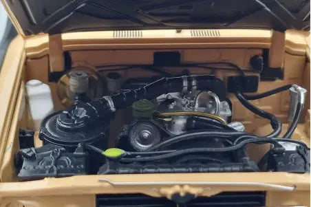 Toyota Land Cruiser 60 Beige With Optional Parts Kyosho 1/18