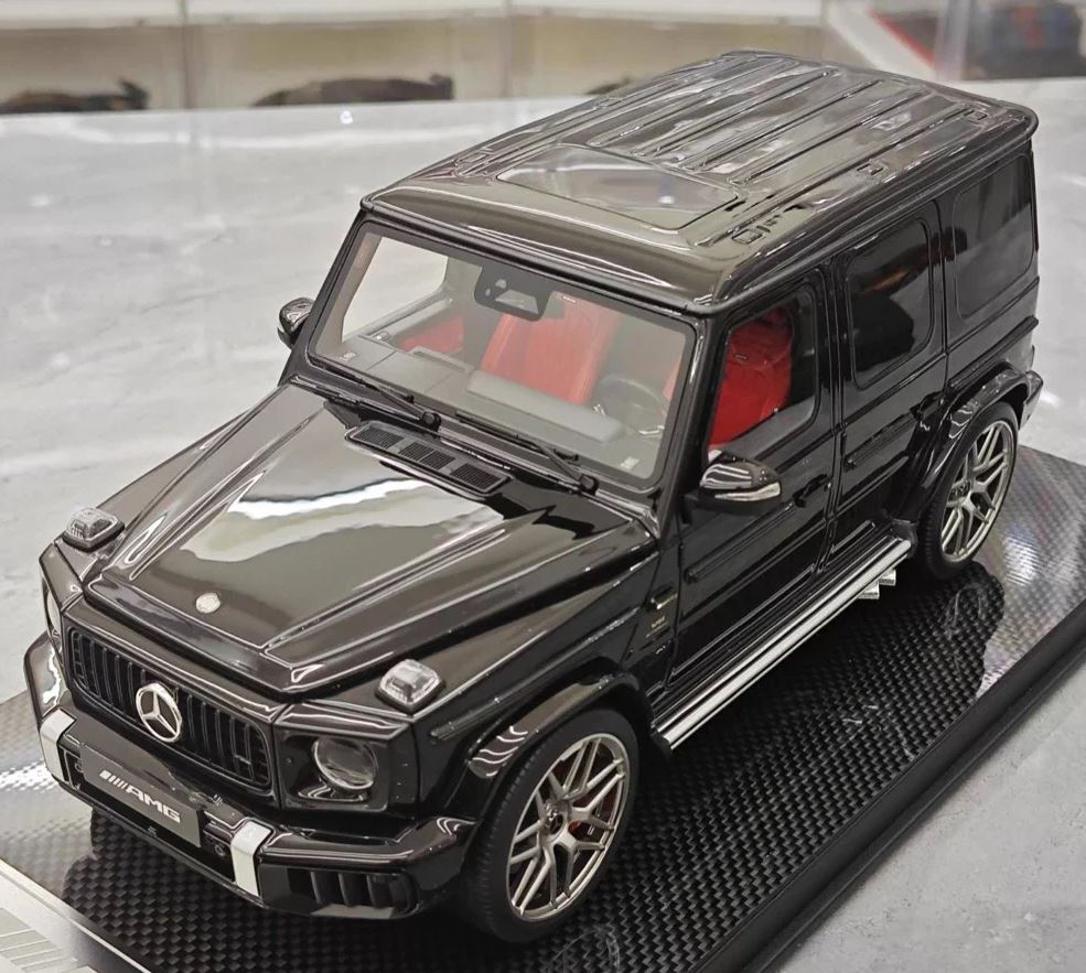 DINE MODEL 1/18 MERCEDES BENZ 2025 G63 AMG GLOSS BLACK