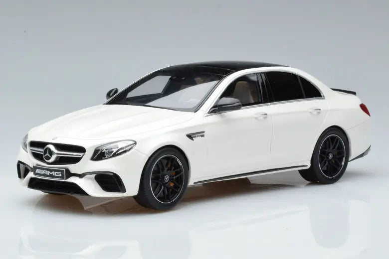 Mercedes E63S AMG 4Matic+ W213 White GT Spirit 1/18