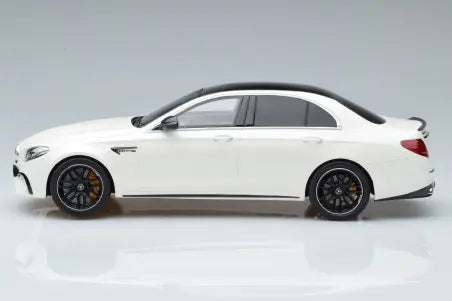 Mercedes E63S AMG 4Matic+ W213 White GT Spirit 1/18