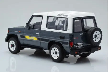 Toyota Land Cruiser LJ73 Grey Otto 1/18