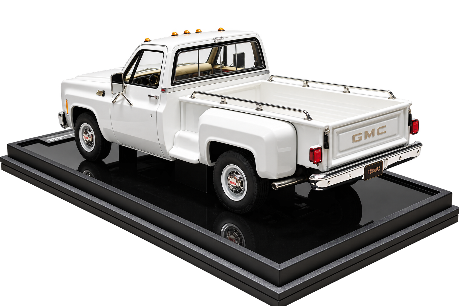 GMC Sierra 1979 Limited Editon Scale 1:18 White