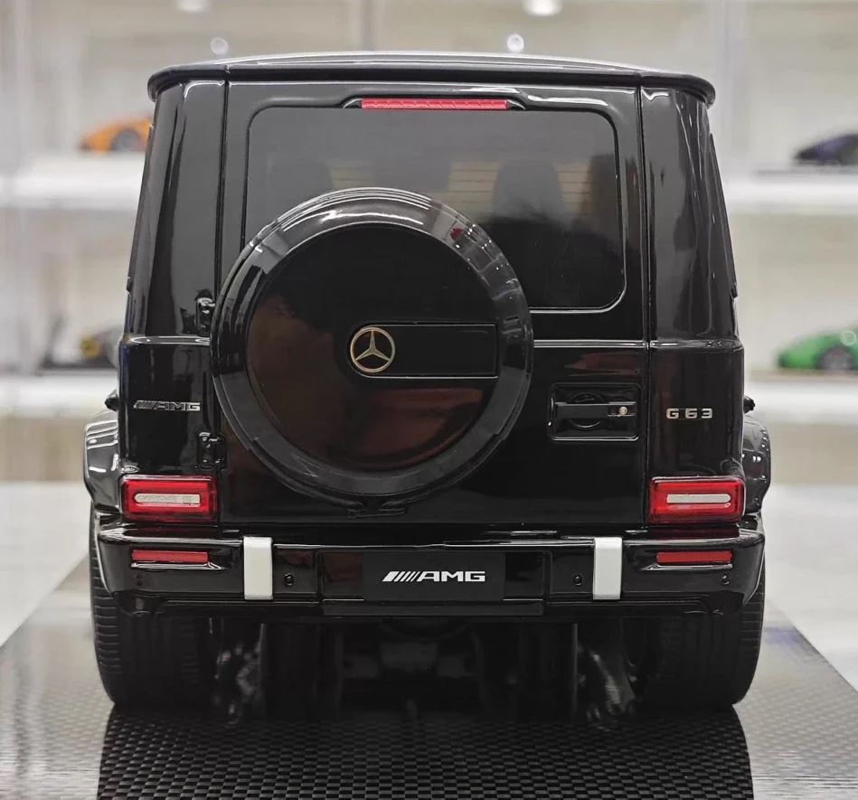 DINE MODEL 1/18 MERCEDES BENZ 2025 G63 AMG GLOSS BLACK