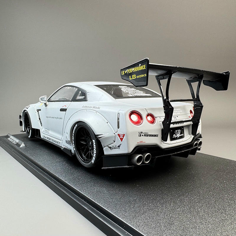Nissan GT-R (R35) Alloy Model Car Solido 1:18