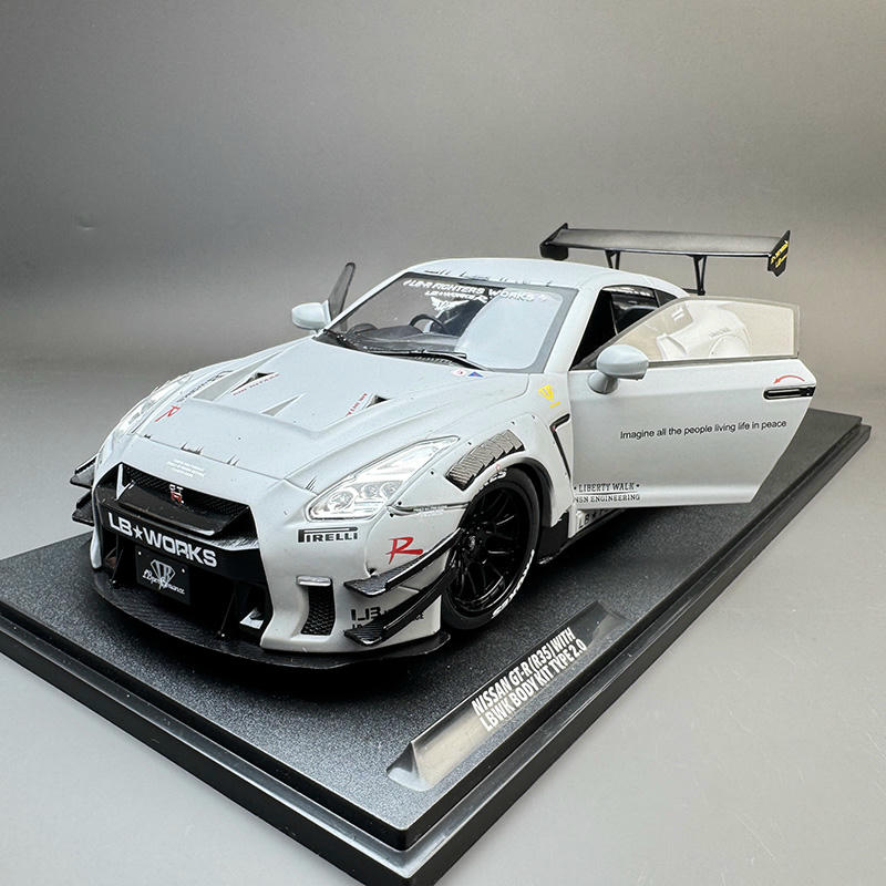 Nissan GT-R (R35) Alloy Model Car Solido 1:18