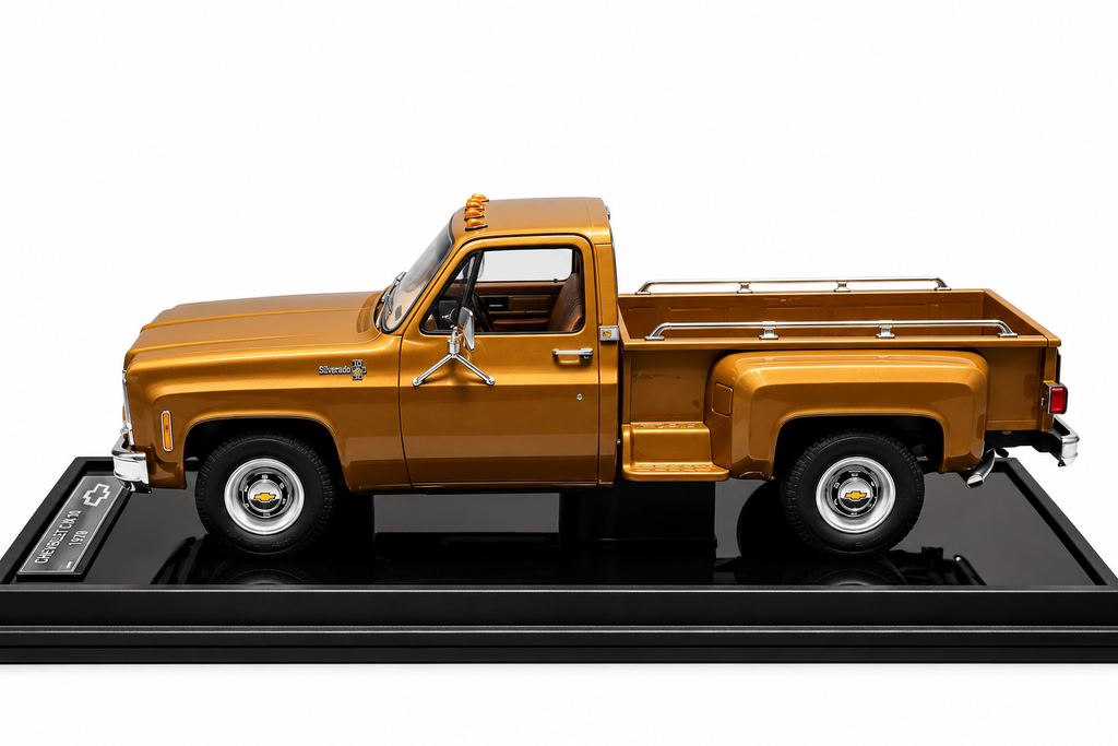 GMC Sierra 1979 Limited Editon Scale 1:18 Copper