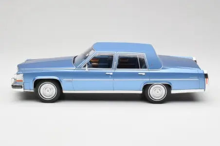 Cadillac Fleetwood Brougham Blue Metallic MCG 1/18