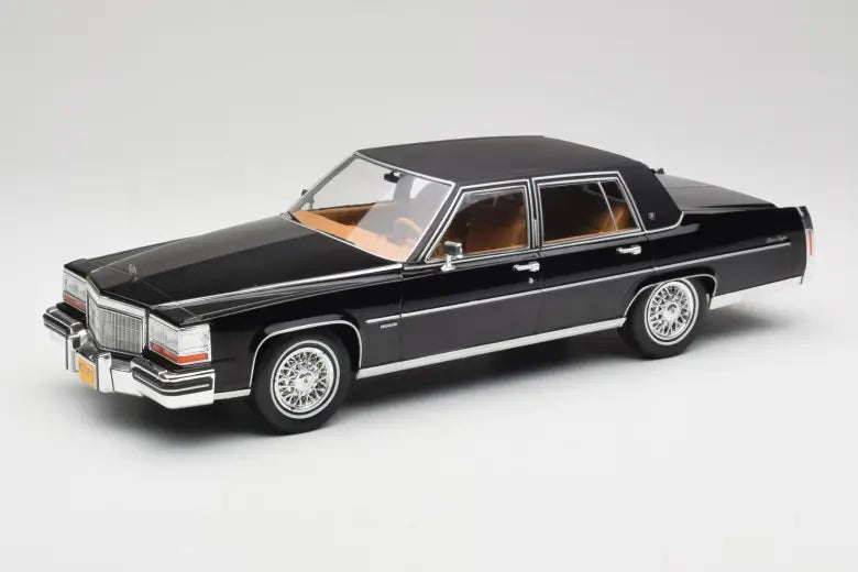 Cadillac Fleetwood Brougham Black MCG 1/18