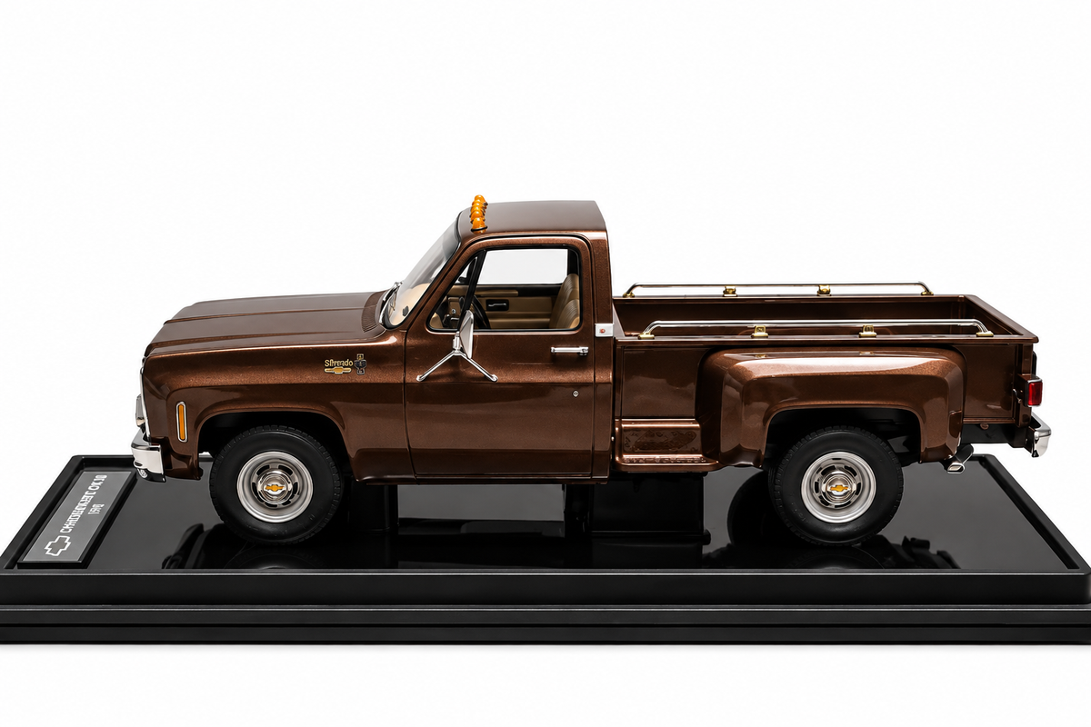 GMC Sierra 1979 Limited Editon Scale 1:18 Brown