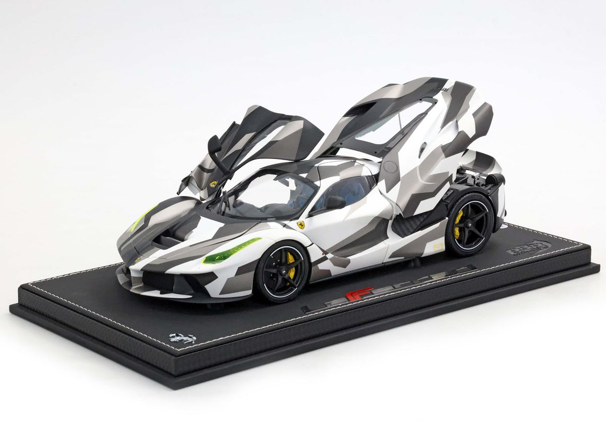 FERRARI LAFERRARI 2012 APRIBILE DIECAST - SPECIAL BOX CAMOUFLAGE VETRINA INCLUSA