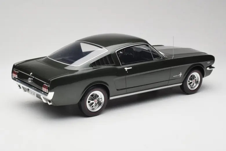 Ford Mustang Fastback Ivy Green Otto 1/12