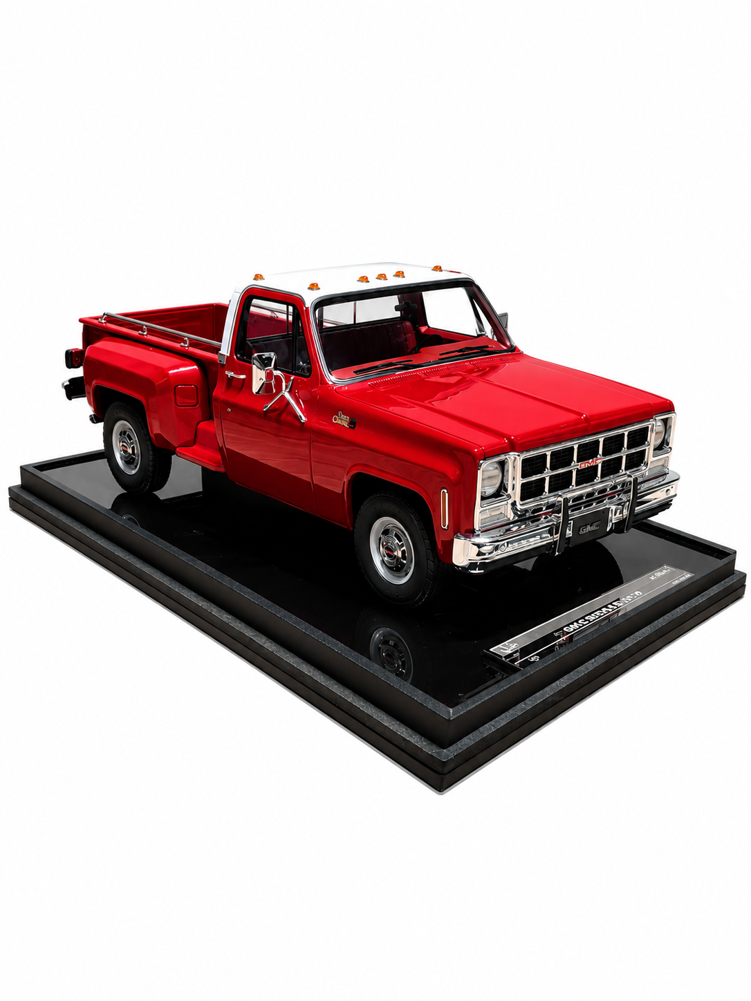 GMC Sierra 1979 Limited Editon Scale 1:18 Red White