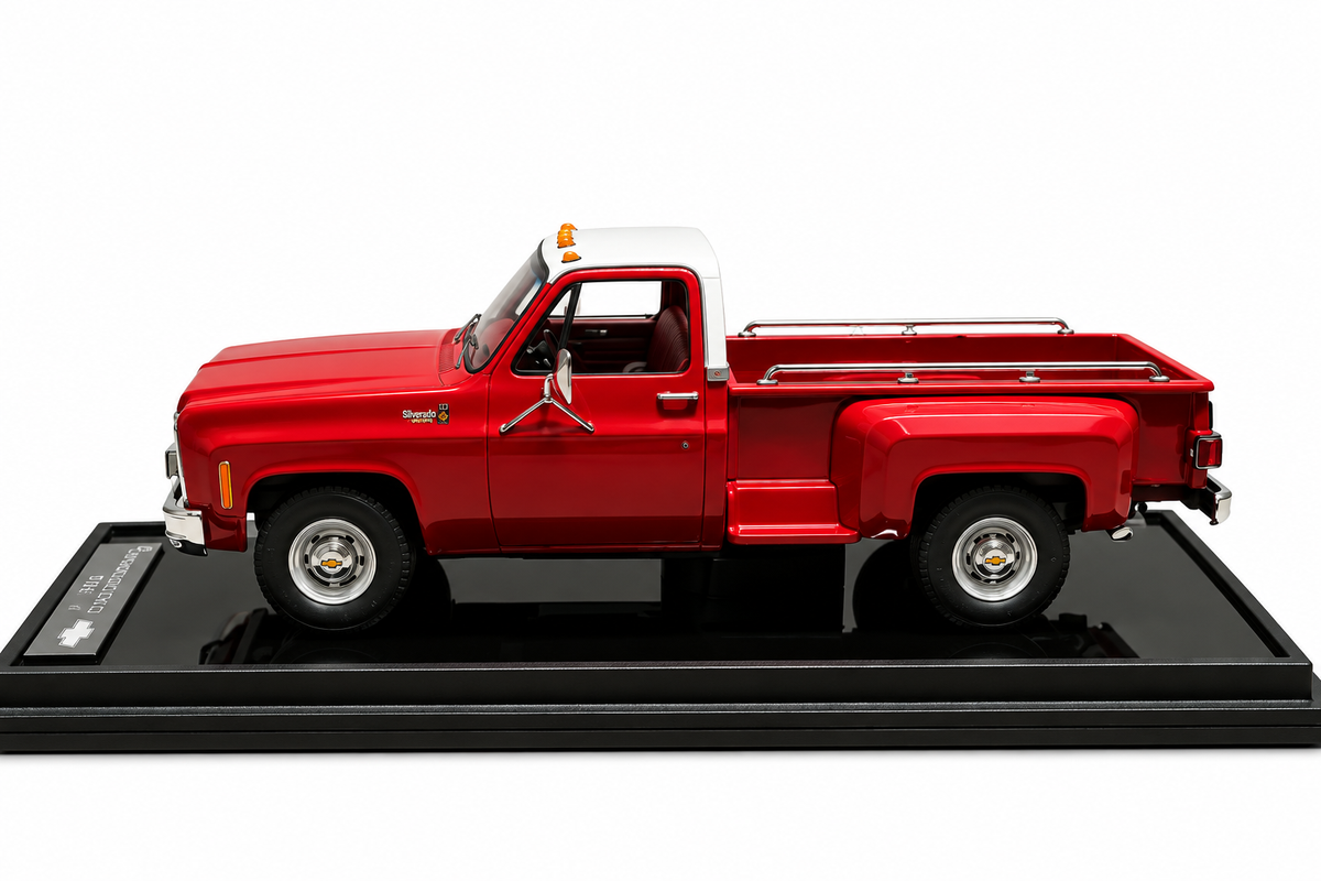 GMC Sierra 1979 Limited Editon Scale 1:18 Red White