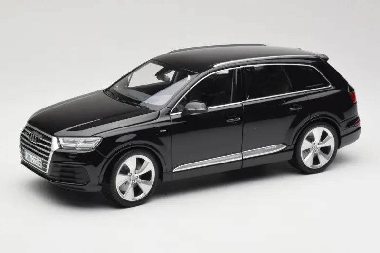 Audi Q7 4M Orca Black Minichamps 1/18