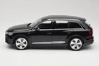 Audi Q7 4M Orca Black Minichamps 1/18