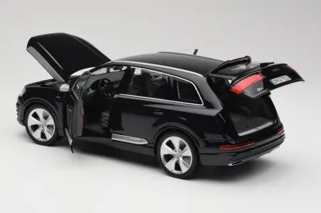 Audi Q7 4M Orca Black Minichamps 1/18