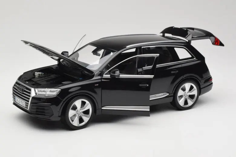 Audi Q7 4M Orca Black Minichamps 1/18