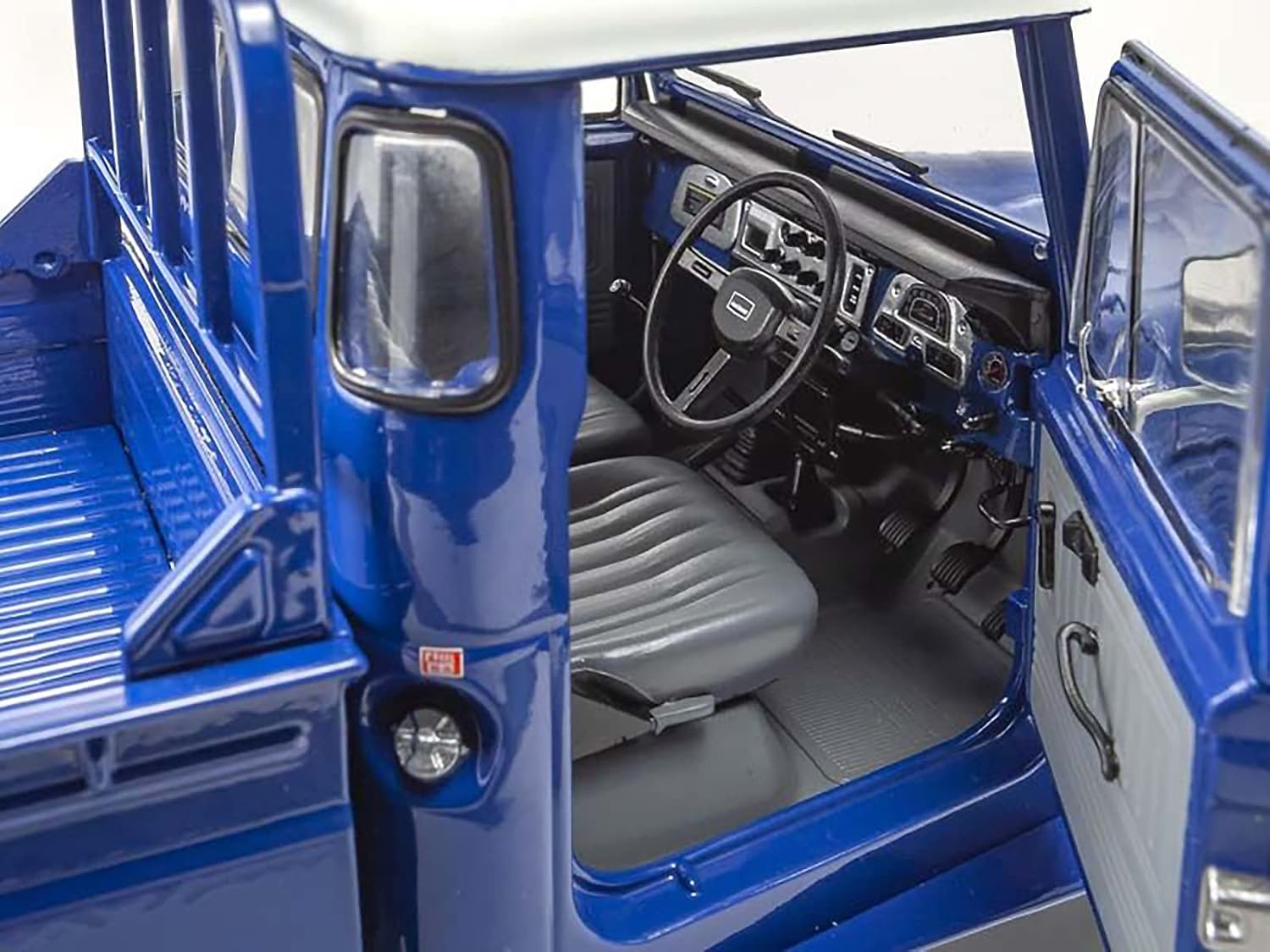 Toyota Landcruiser LC40 pickup land cruiser Kyosho 1:18