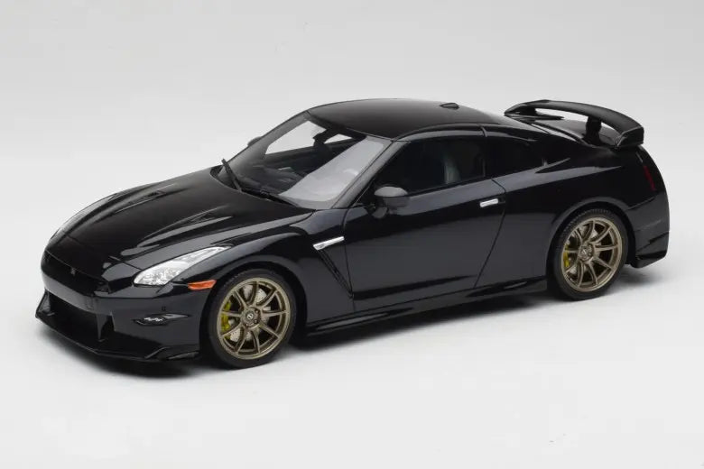 Nissan GT-R R35 Takumi Edition Midnight Purple GT Spirit 1:18