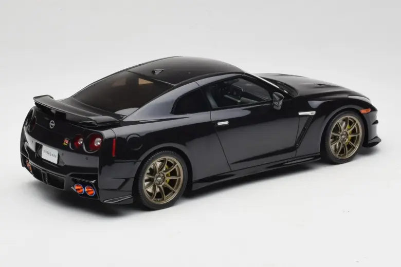 Nissan GT-R R35 Takumi Edition Midnight Purple GT Spirit 1:18