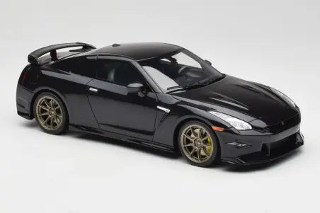 Nissan GT-R R35 Takumi Edition Midnight Purple GT Spirit 1:18