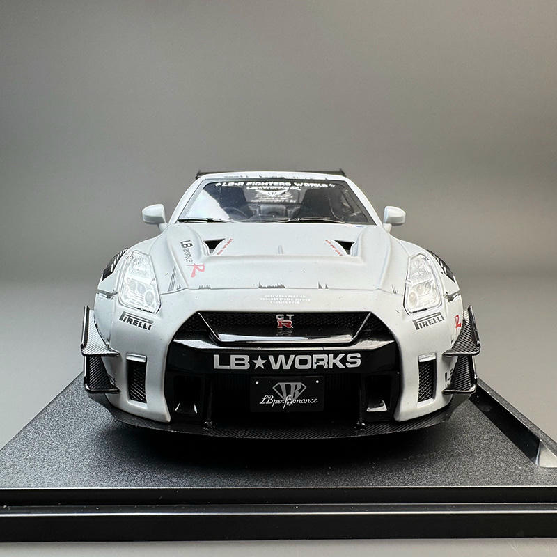 Nissan GT-R (R35) Alloy Model Car Solido 1:18