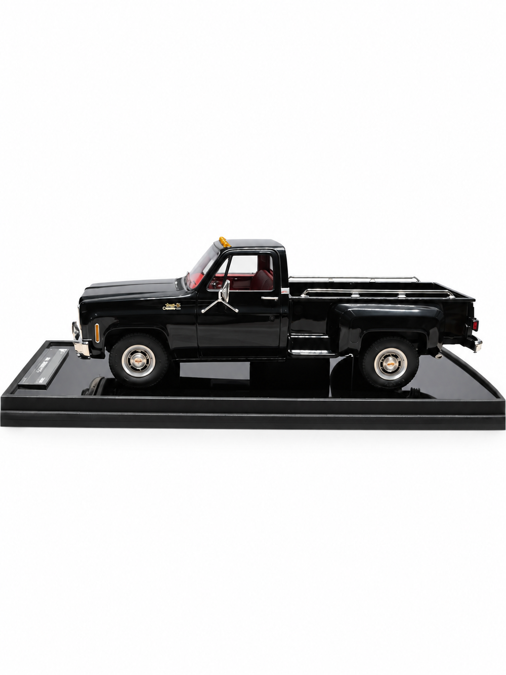 GMC Sierra 1979 Limited Editon Scale 1:18 Black