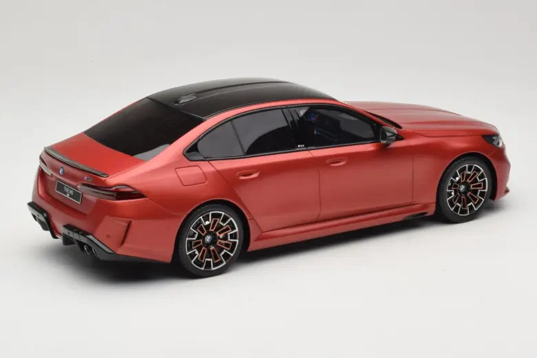 BMW M5 G90 Beach Orange GT Spirit 1/18