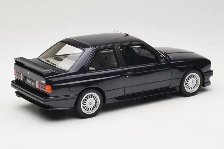 BMW M3 E30 Europameister Macau Blue Otto 1/18