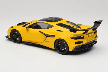 Preorder Chevrolet Corvette C8 ZR1 Yellow GT Spirit 1/18