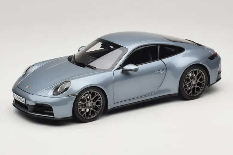 Porsche 911 992.2 Carrera Polar Silver Metallic Norev 1/18