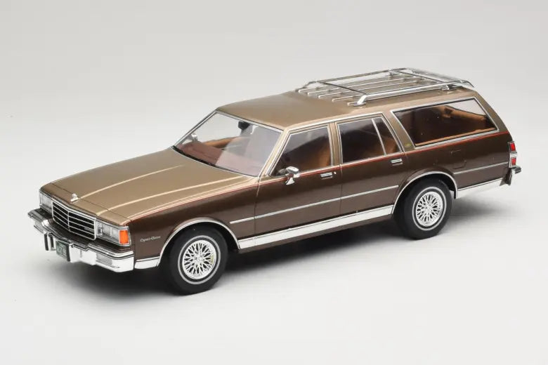 Preorder  Chevrolet Caprice Estate Wagon Beige MCG 1/18