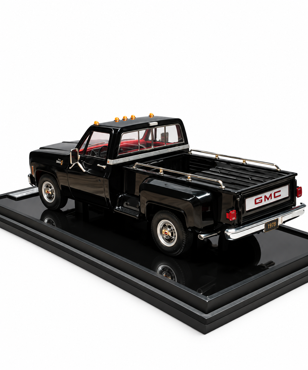 GMC Sierra 1979 Limited Editon Scale 1:18 Black