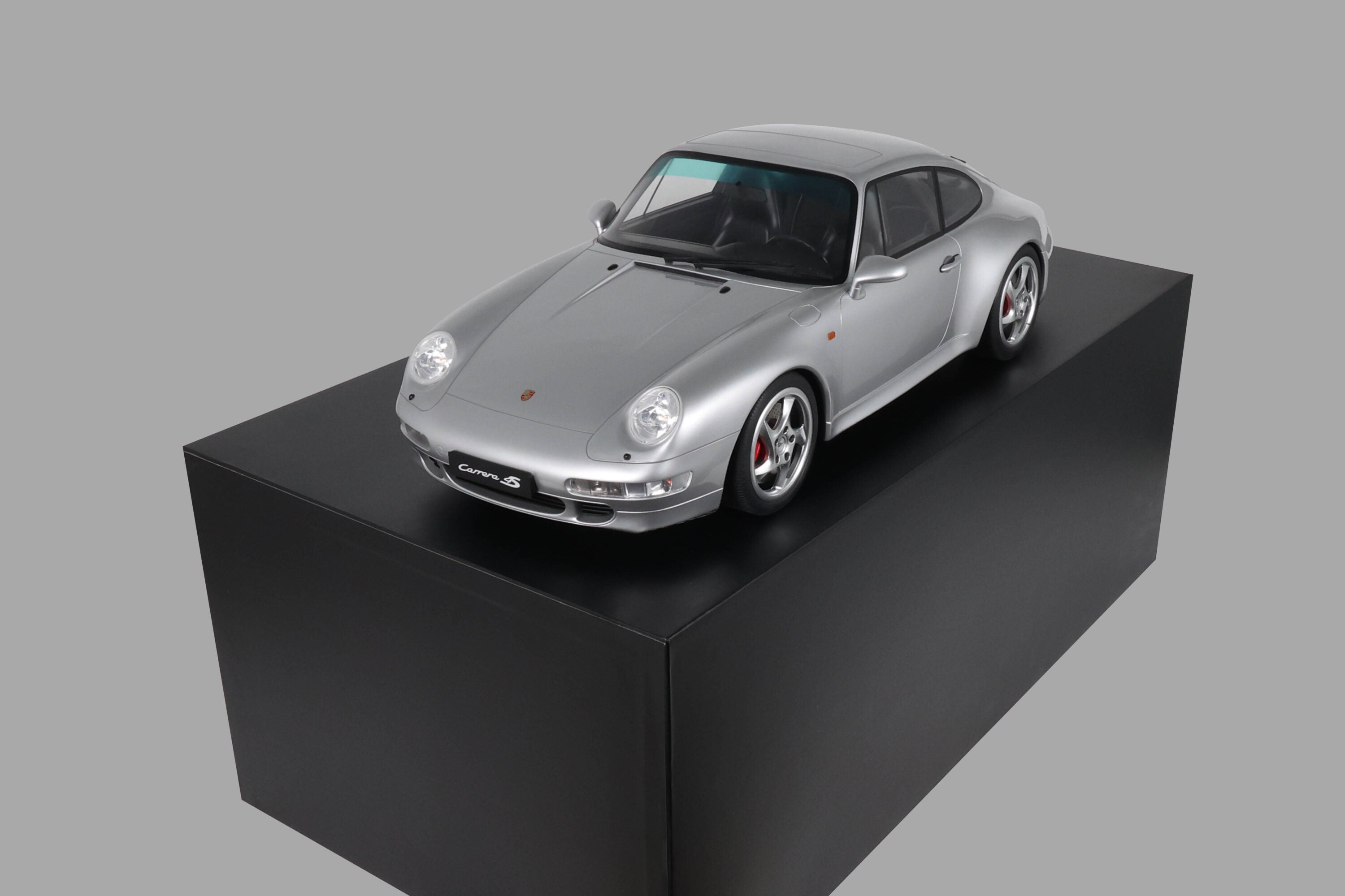 GT Spirit 1:8 Porsche 911 (993) Carrera 4S Silver 1995 (GTS801901) Limited Edition Resin Model