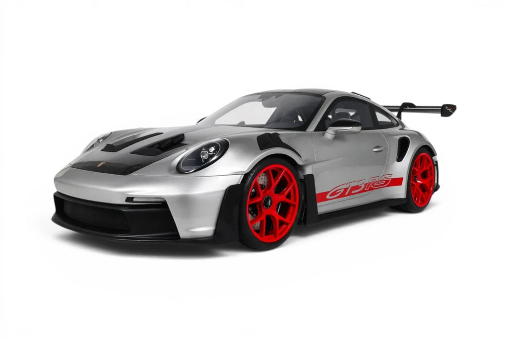 GT Spirit reproduces this Porsche 911 (992.1) GT3 RS at 1:8 scale