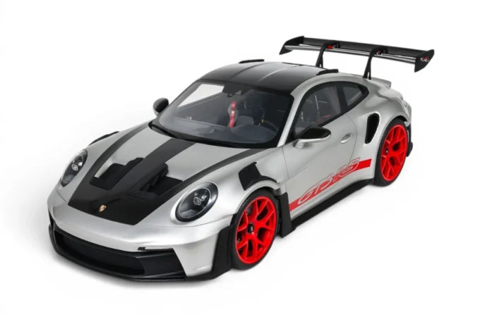 GT Spirit reproduces this Porsche 911 (992.1) GT3 RS at 1:8 scale