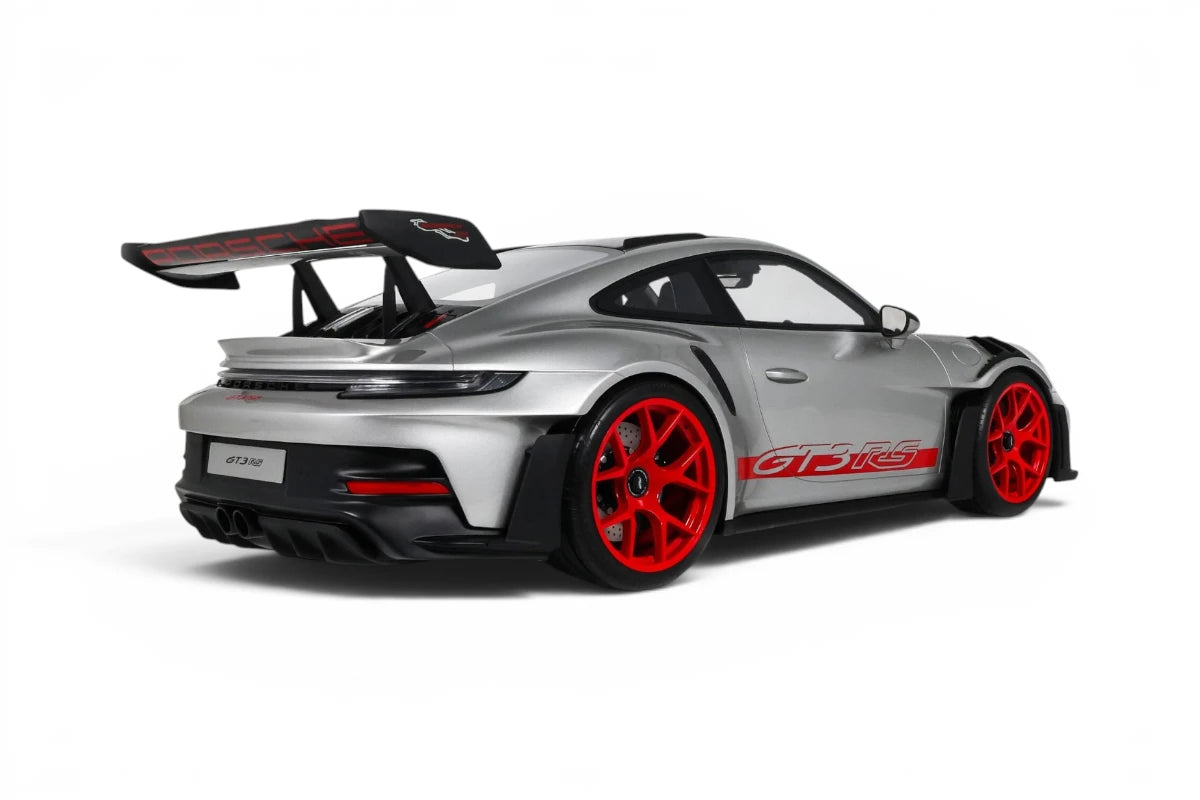 GT Spirit reproduces this Porsche 911 (992.1) GT3 RS at 1:8 scale