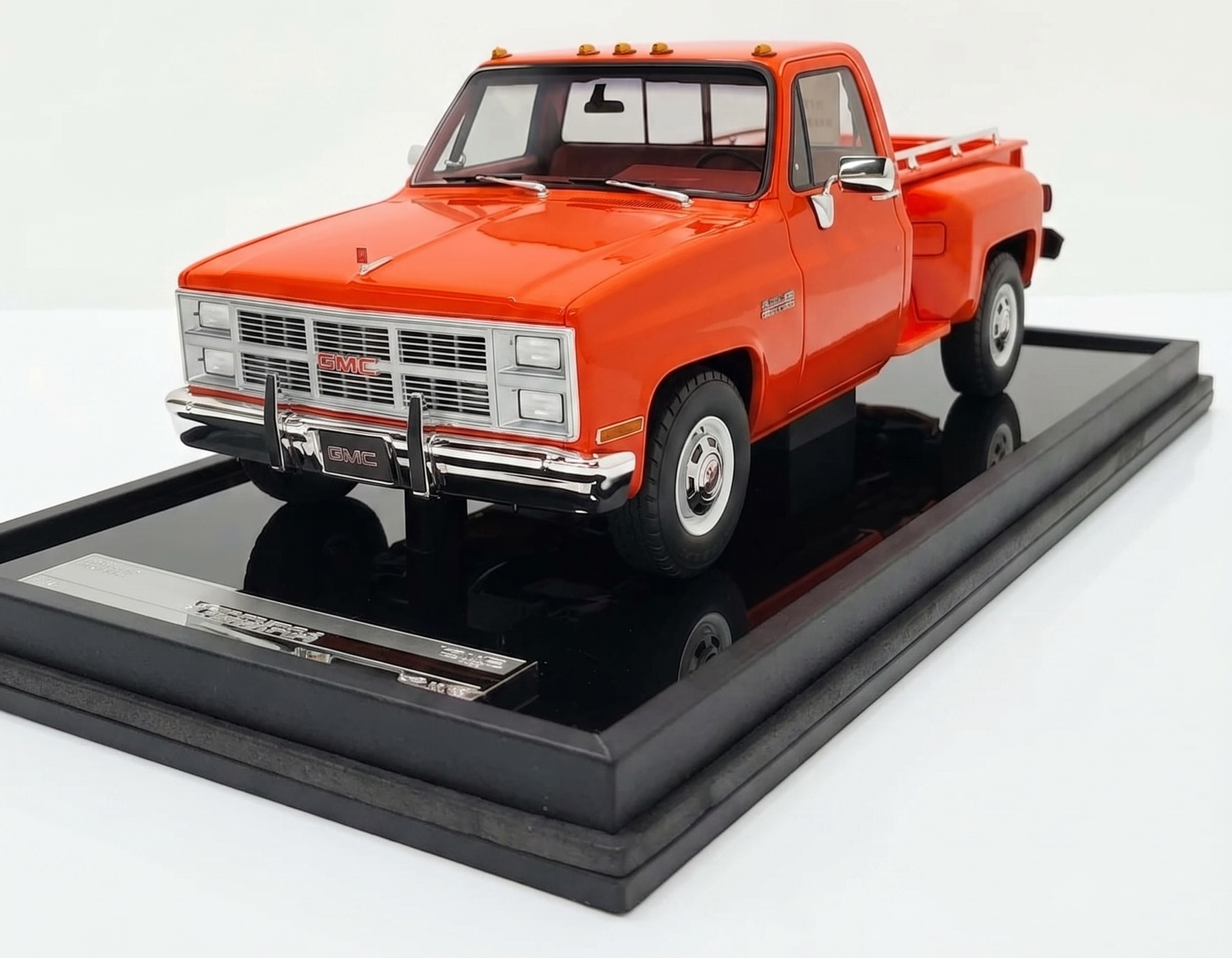 1/18 Resin- Old School Models GMC Sierra Classic 3500 (1984) in Orange, Limited to 80 Pieces
