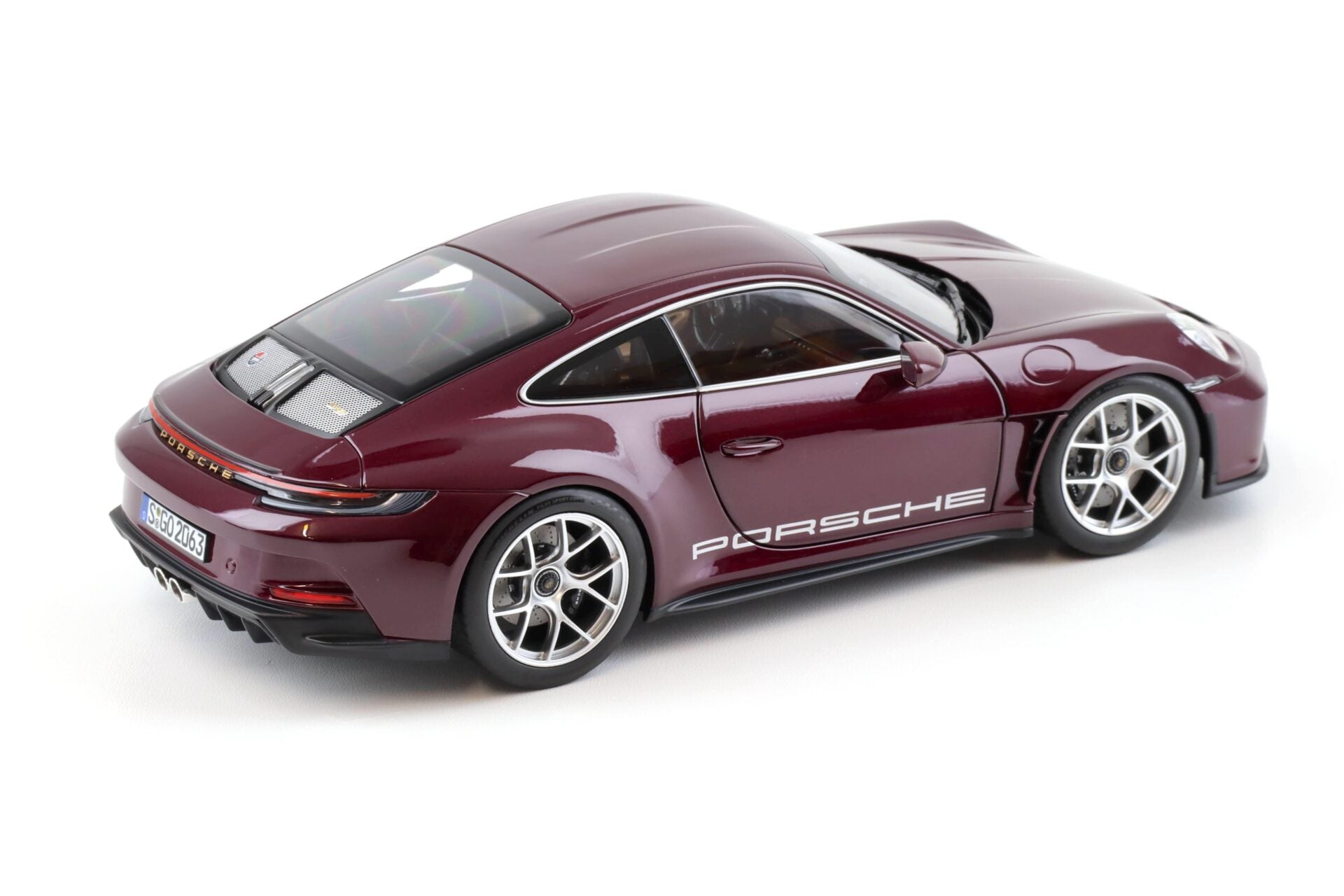 1:18 Norev Porsche 911 992 S/T Heritage Package Amethyst metallic – Limited 500 pcs.