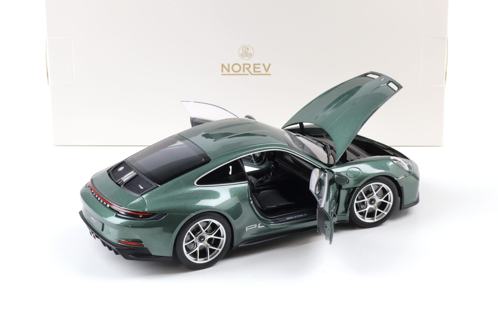 1:18 Norev Porsche 911 992 S/T Coupe 2023 Andre Lotterer Malachite green metallic