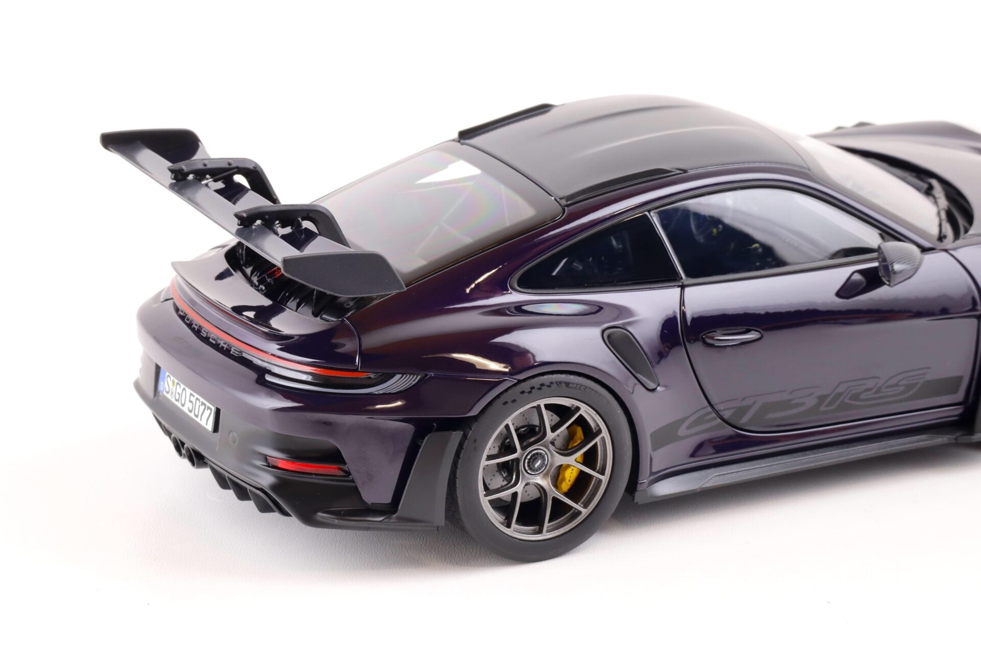 1:18 Norev Porsche 911 (992) GT3 RS Weissach Package 2022 PTS viola metallic – Limited 504 pcs.