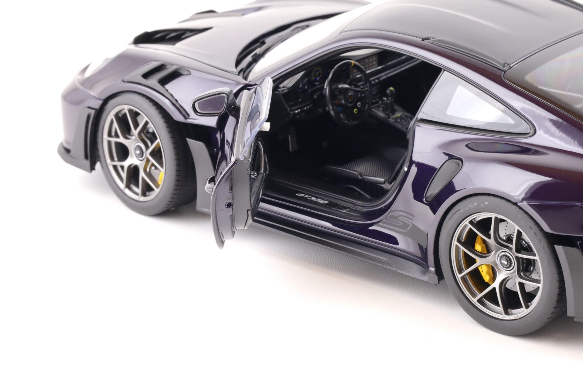 1:18 Norev Porsche 911 (992) GT3 RS Weissach Package 2022 PTS viola metallic – Limited 504 pcs.