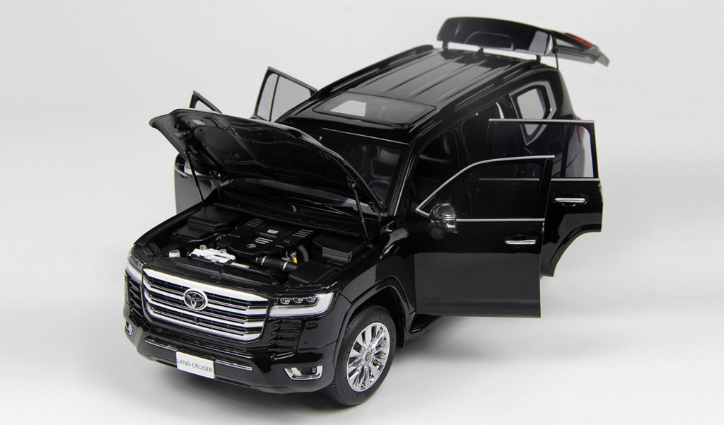TOYOTA LAND CRUISER 300-ZX BLACK 1/18