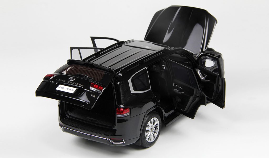 TOYOTA LAND CRUISER 300-ZX BLACK 1/18