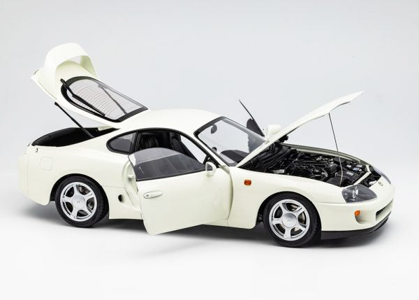 LCD MODELS TOYOTA SUPRA A80 WHITE SCALE 1/18 . LIFT MODEL AND KEYCHAIN INCLUDED