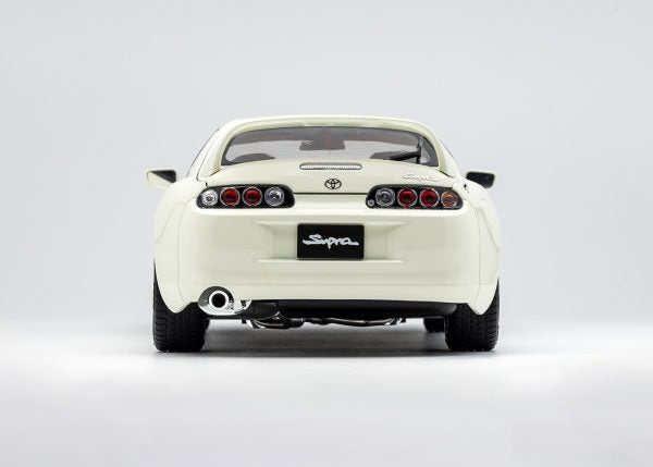 LCD MODELS TOYOTA SUPRA A80 WHITE SCALE 1/18 . LIFT MODEL AND KEYCHAIN INCLUDED