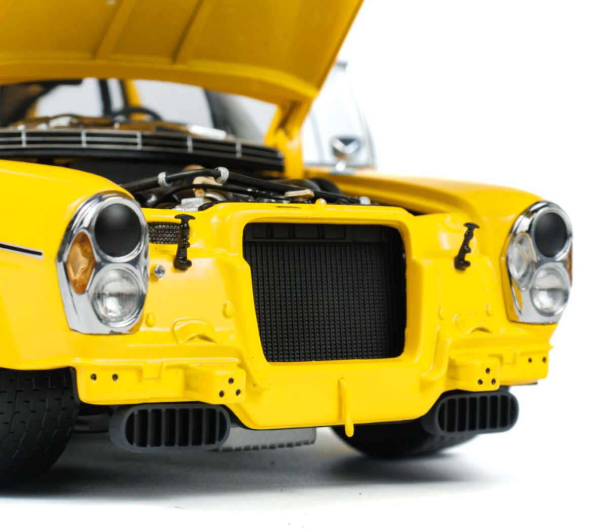 1971 Mercedes-Benz 300SEL 6.8 Hans Heyer "Hannan Alt" #38 (Yellow) Diecast Car Model 1/18 Minichamps