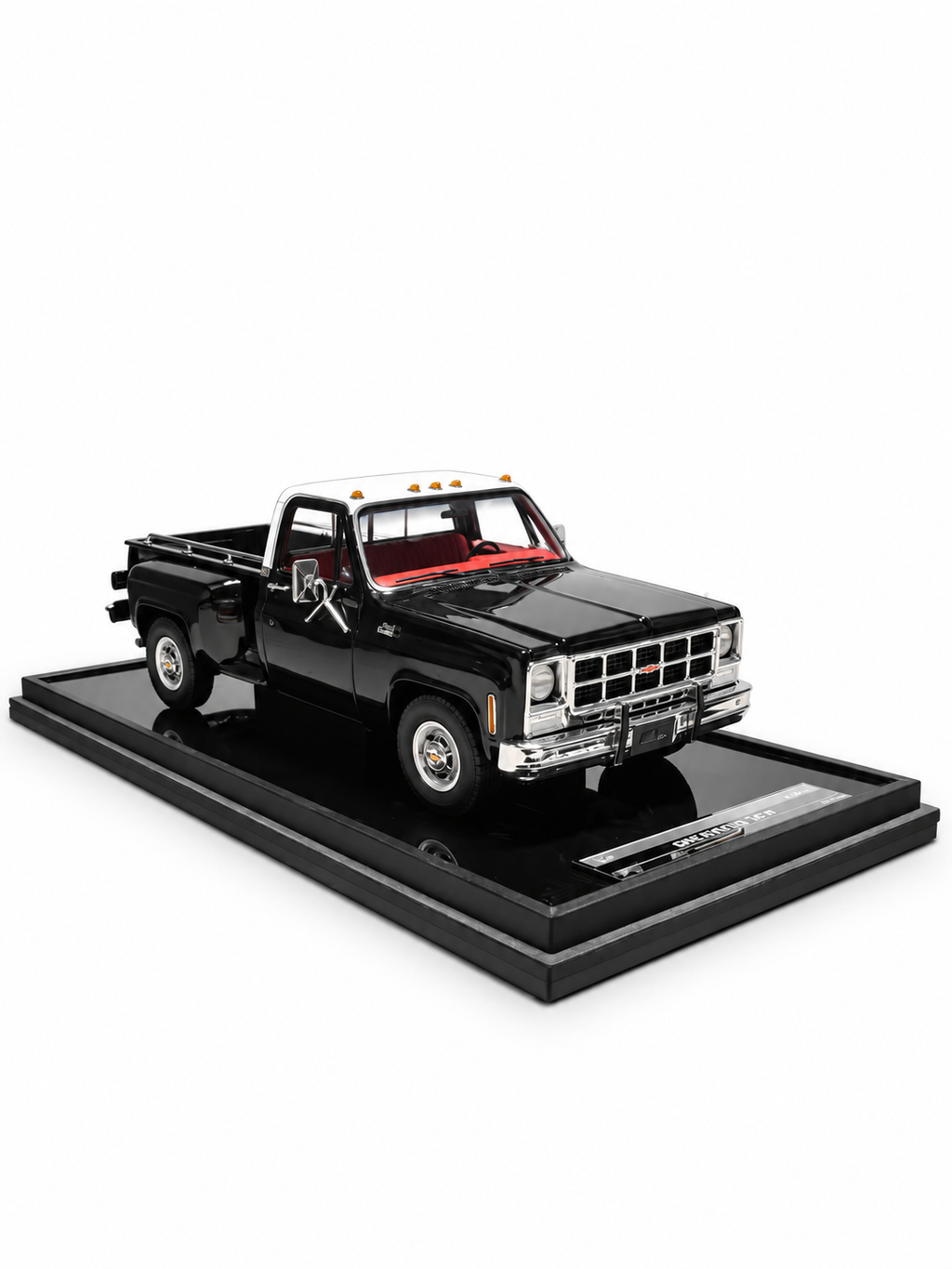 GMC Sierra 1979 Limited Editon Scale 1:18 Black White